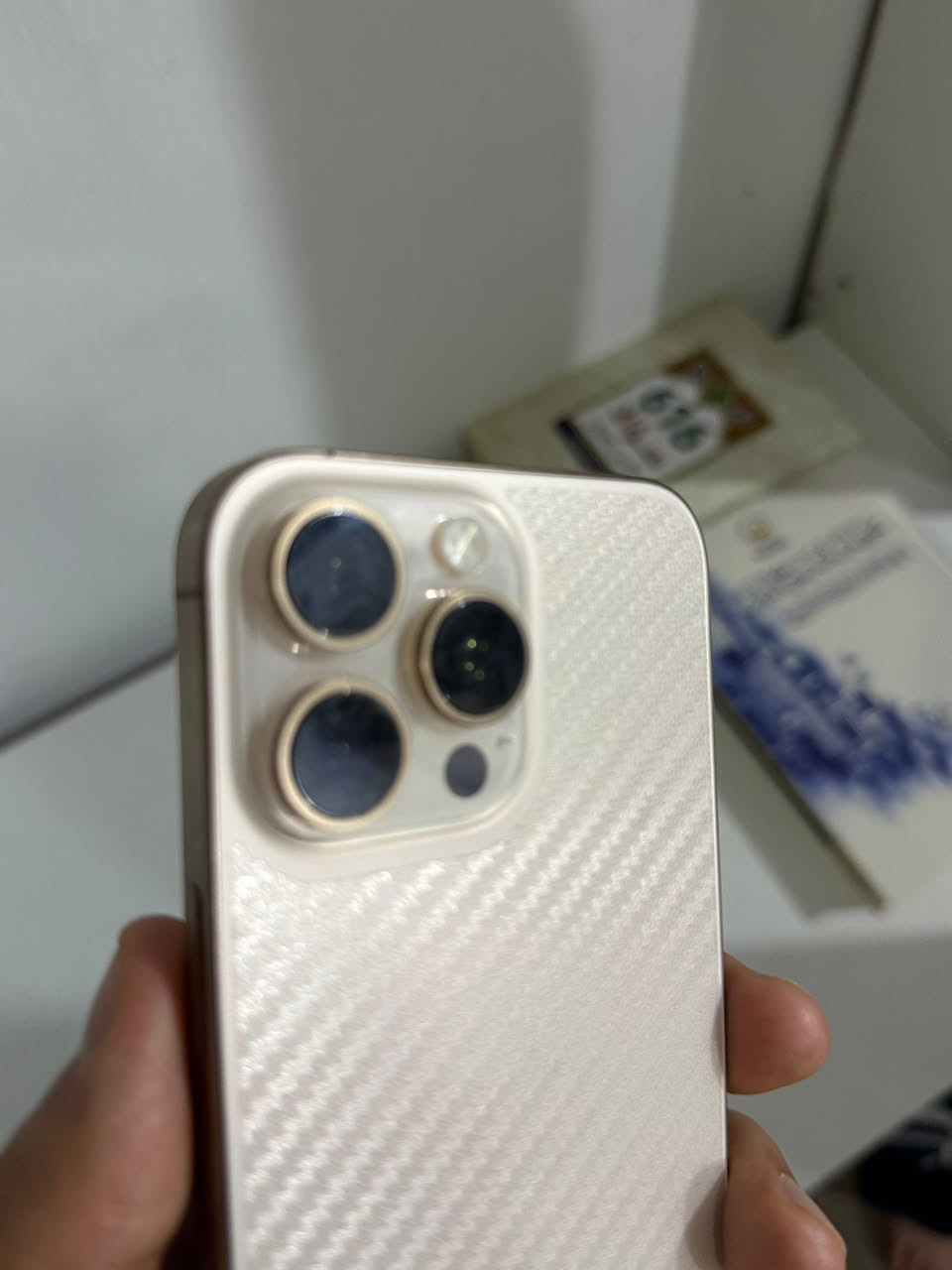سلام عليكم
iPhone 16 pro max 
نظيف جدا وكامل ملحقاته بطاريه ٩١ 
والجهاز تفحص وين مايعجبك 
والسعر ١٣٥٠ 
ومكاني كربلاء 
***********
