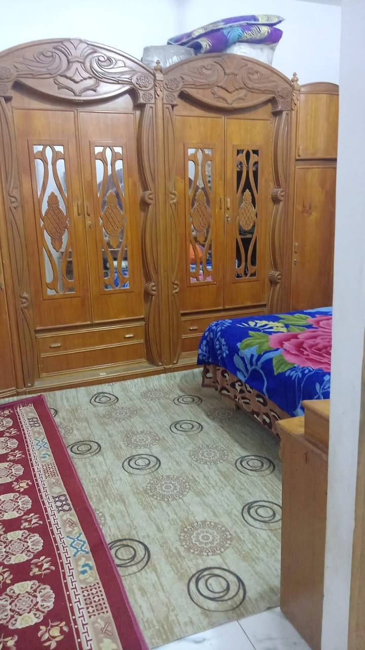 السلام عليكم بيت مساحته 100 متر طابو زراعي صرف سند 25 كافه الخدمات مي وكهرباء ومولد خط ذهبي العنوان الحله المهندسين مقابل مدينه العاب ارض بابل مجاور الجملون السعر 50 وبي مجال ***********
