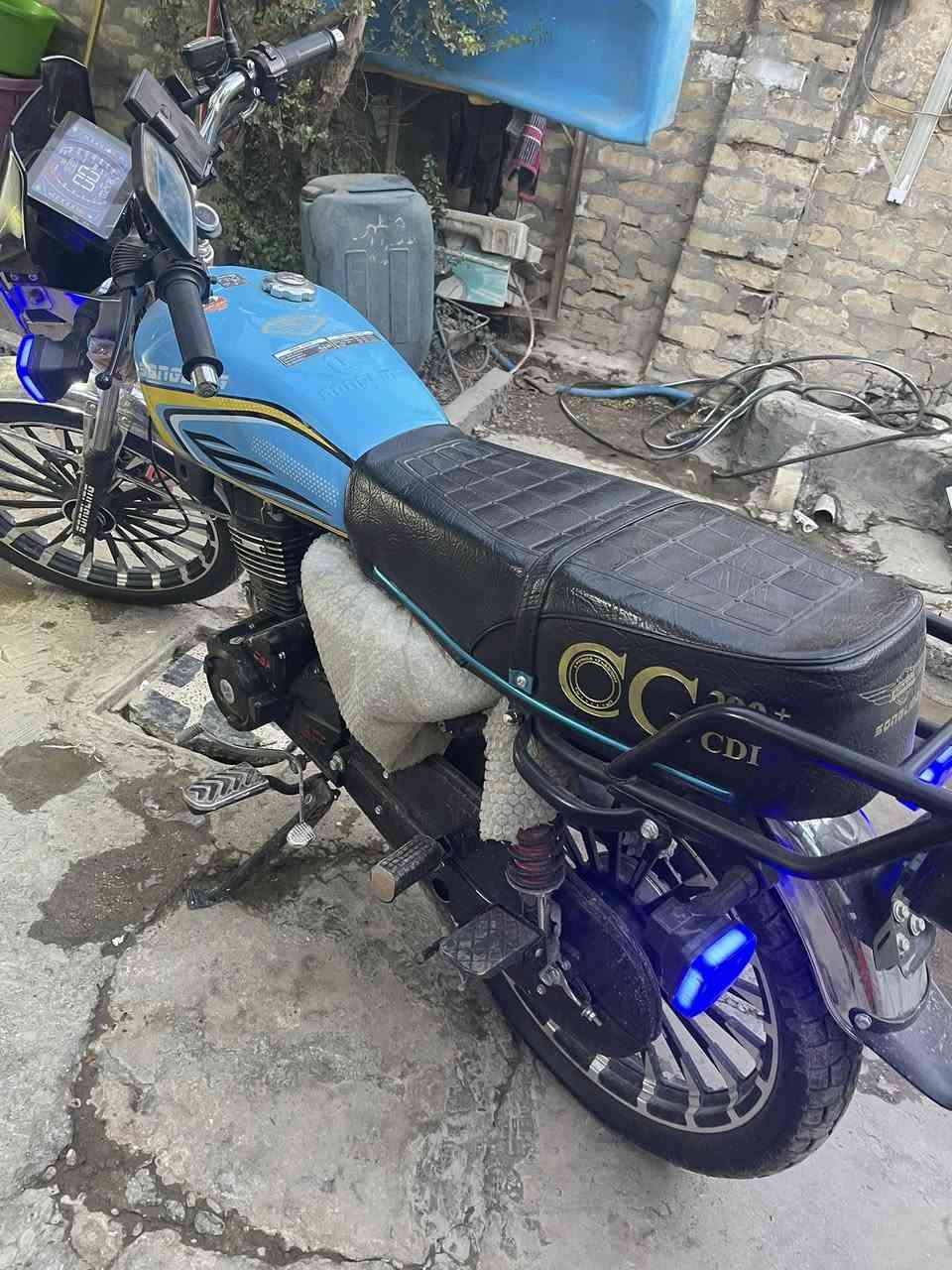 دراجه إيراني موديل 2026 بعدهه جديده مماشيه هواي السعر مليون 50 للتواصل ***********
