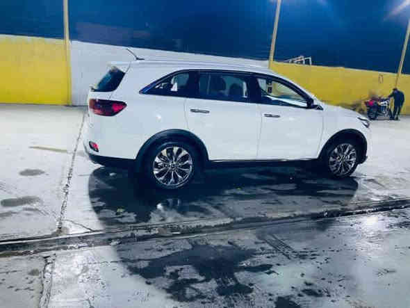 السلام عليكم ورحمة الله وبركاته 
1_موديل 2019 شكل ال20 
2_4انظمة قيادة منها ال eco_وال سبورت الرياضي وآل سمارت وآل كومفورت 
3_مكينه 6 _3500 
4_كير 8 نمر ✈️
5_كشنات كهربائي 
6_شاشة تاب كبيرة
7_تحكمات ستيرن جهتين 
8_ 7 راكب 
__ السياره خليجية مكفولة كفالة عامه ماعده بيها بارد بسيط بلباب مال صدر مال الراكب 
 مكان السياره بغداد شارع الرابط بين بغداد وبعقوبه القديم السياحي 
سعر السياره #260 وبيها مجال حك جيه 
رقمي للتواصل ***********
