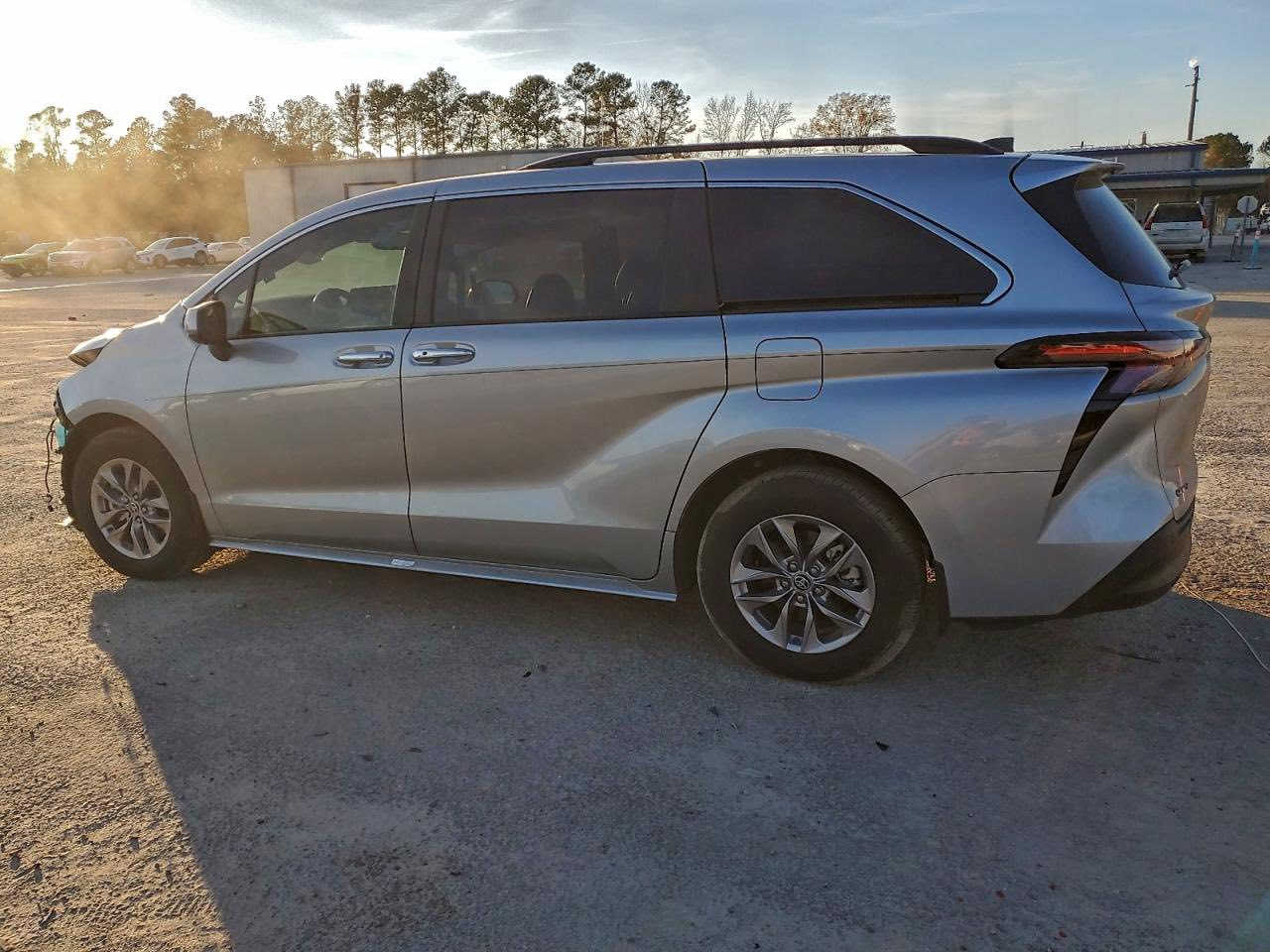 TOYOTA SIENNA HYBRID XLE 2025
تيوتا سينا  اكس ال اي 2025 

المواصفات : XLE

الحادث : موضح بالصور 

تعمل و تسير 
ماشيه :  12.742 مايل 
محرك 4 سلندر2500 هايبرد 

تاريخ المزاد الاثنين 2026/2/23

السعر  يحدده المزاد 

شحن الى اربيل عن طريق دبي او مرسين وشحن الى العقبه 

شركة الدرة مكتب الدرة 5 للمزادات الامريكة و الكندية فرع الانبار الرمادي 

للتواصل 
*********** 
***********
عمر الكربولي
