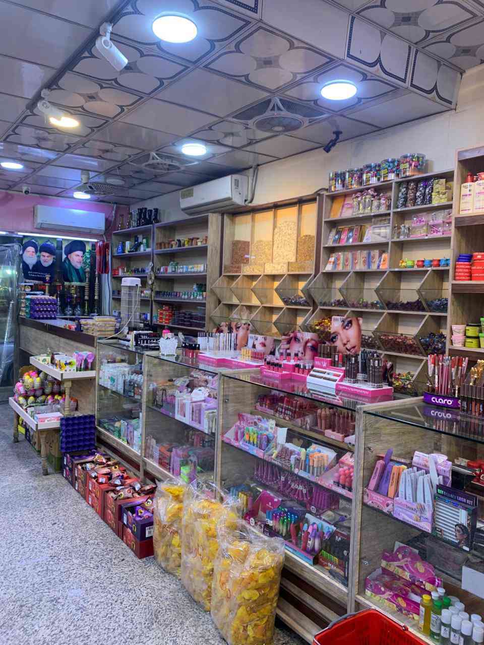 سلام عليكم ورحمه الله وبركاته ماركت للبيع عنوان الكاظميه الهبنه التواصل على رقم  ***********
