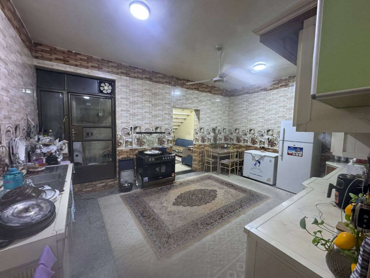 للبيع دار سكن في السيدية نظيف جدا خلف مطعم اكيل الجبال..

مكتب المجد للوساطة العقارية 

يحتوي على ٤نوم مع صالة مطبخ كراج سيارة...

مساحة ١٥٠م
واجهة.   ٦م
نزال.    ٢٥م

الاتصال...
***********
***********

مكتب المجد للوساطة العقارية 

بناء ترميم إشراف 

نسعى لخدمتكم نحو الأفضل نستقبل كافة عروضاتكم السكنية والتجارية....
