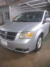 دوج كرفان محرك ٣٨٠٠ صبغ عام السعر ٧٥ ورقة موبايل ٠٧٧١٩٨٢٦٤٥٣ للعلم بيه...