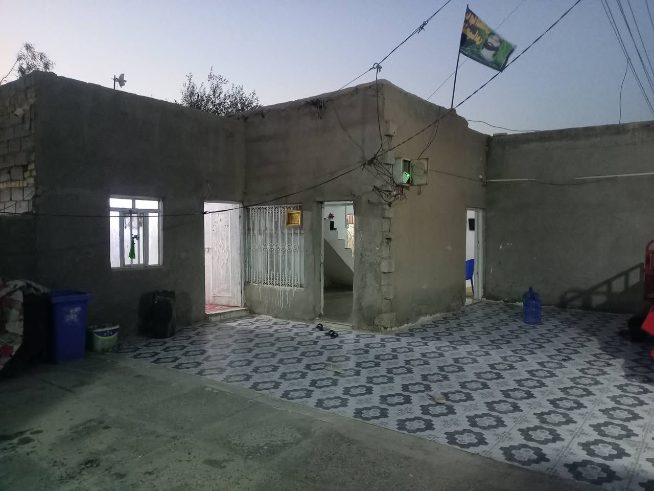 بيت للبيع زراعي سند 25 بالعبود علئ رواني بجهة طابو مساحه 350
مكون من غرفتين 4×5
براني 8 أمتار
صاله 11 متر
ومطبخ 4×5
وساحه جبيره مكان سياره 
سعر خاص او الاتصال ***********
***********
