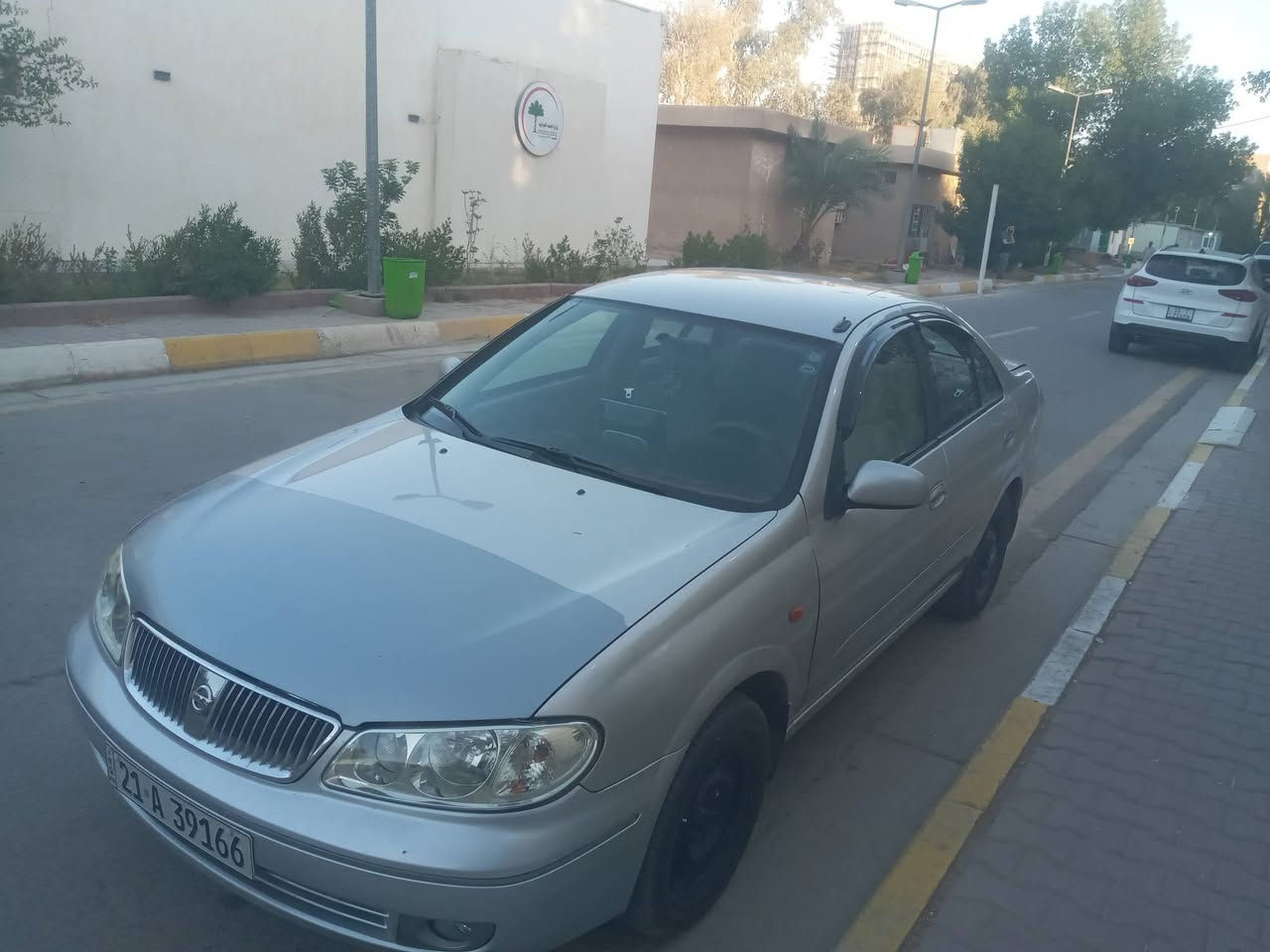 سياره نيسان صني ياباني 2009
محرك اسود 
السياره مابيها قطره صبغ عدا الدعاميه واصبع بارد بالجاملغ الخلفي
تبريد وتدفئه شغاله 
رقم السياره سليمانيه 
السياره بأسمي مكاني بغداد 
سعر السياره 97 ورقه وبيها مجال قليل 
الرقم ***********
مع العلم السياره كير عادي
