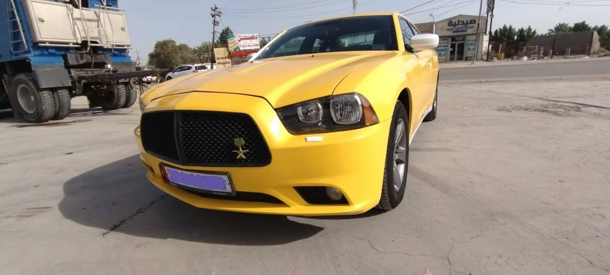 جارجر مديل 12 رقم ذي قار  دولي بسمي شخصيًا(خطه عماره - نجف)
مكفوله كفاله عامه من كلشي
تبديل جاملغ وبنيد بدون دواخل
محرك وكير خير من الله محرك ٣٦٠٠ وكير عصه
سياره جاهزه من كلشي تبريد وتدفئه شغال حداديه جديده
اكسن جديد تخم تاير جديد عرضه 150 وبيه مجال بسيط ***********
