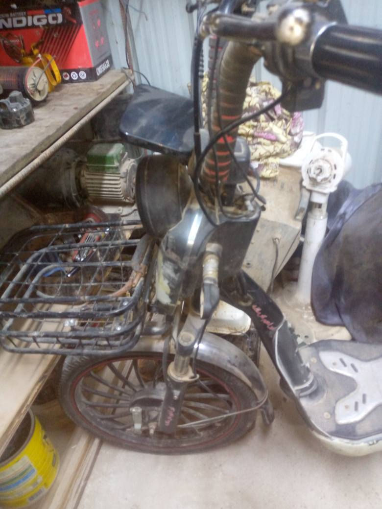 السلام عليكم دراجتين البيع الولا شحن شغاله و على فحص بس نقص بطاريات مال دراجه 

و ثانيه شغاله حجم محرك 110 منشه ياباني علا بازين و بيها وصل ورقه واحده انا مجرد ناشر و سعر يم حجي مناسبات و هذا رقم تلفونه و بي واتساب *********** رجان الحد راسل خاص عمارة, ميسان
