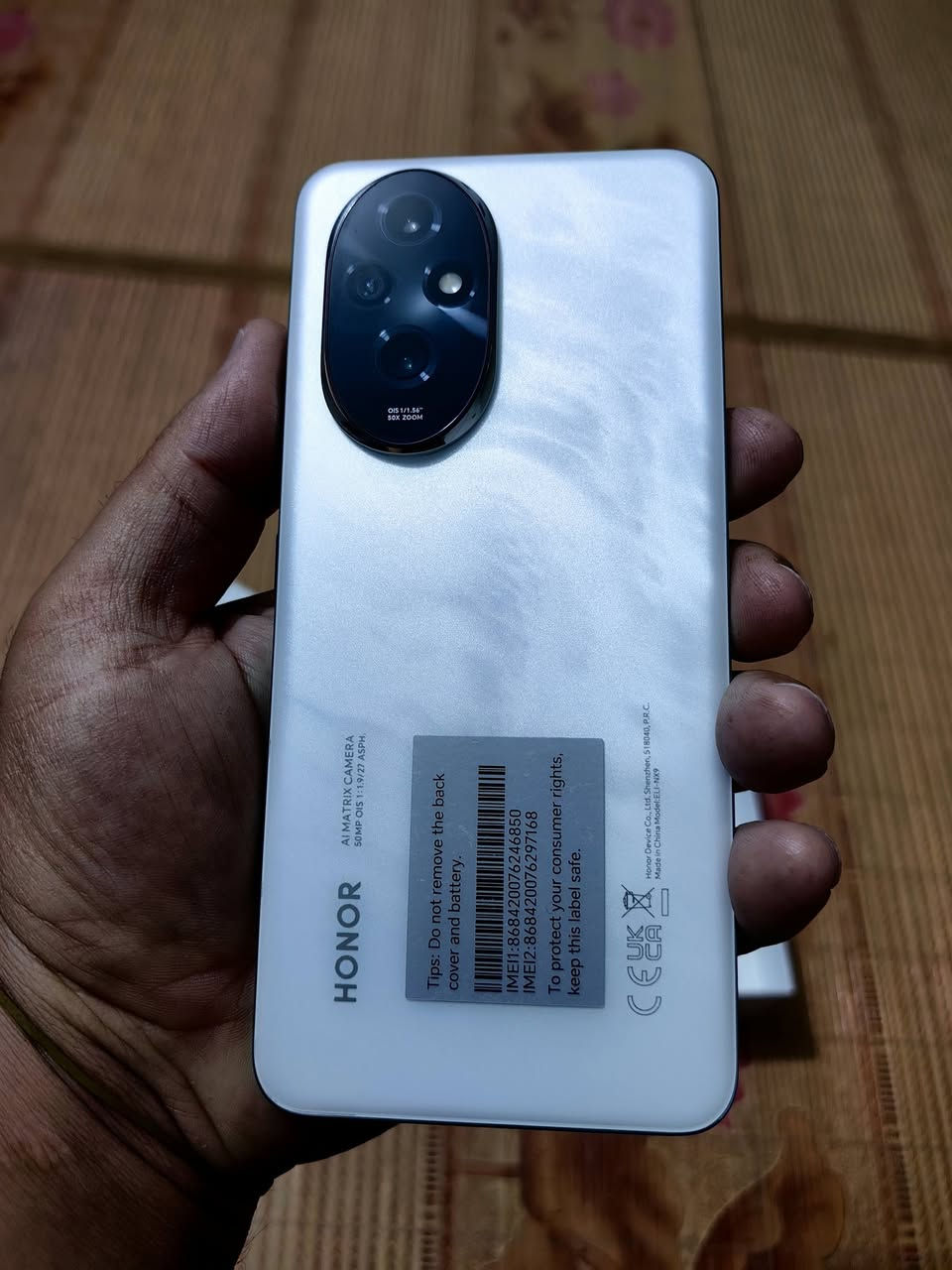 Honor 200 5g
هونور ٢٠٠ ٥جي 
ذاكرة 512 عشوائية 12+12
شاشه اوليد ١٢٠ هيرتز  بدقه 1200×2664
معالج سناب دراجون 7 جيل 3 
كاميرات مميزة بمستشعر سوني imx 906
50+50+12 مع زوم x50 وتصوير الفديوهات ٤كي 
اماميه 50 مع دعم تصوير الفديوهات ٤كي 
بطارية 5200 سيلكون كاربون بقوة شحن ١٠٠ واط 
سماعات ستيريو
اندرويد 16 
نظافة 90% شخوط بسيطه بالشاشه مال استخدام وكامل ملحقات
بيع او مراوس بنفس الفئه


**إذا كنت صاحب هذا الإعلان وتريد حذفه لأي سبب، رجاءا أرسل رسالة إلى الدعم الفني**