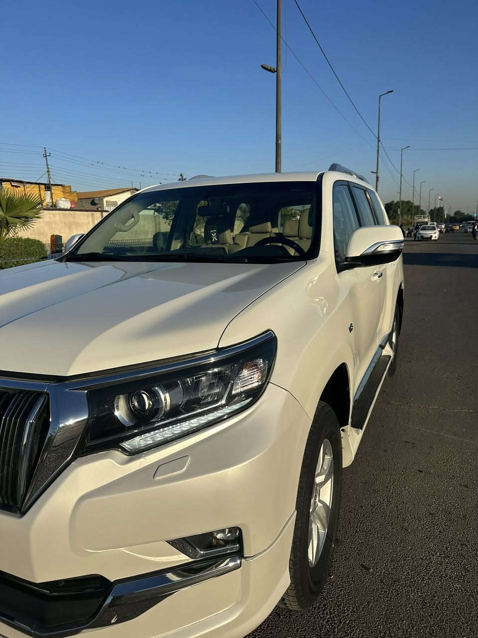 السلام عليكم 
برادو 2019خليجي SAS

مواصفات فتحه كشنات كهرباء دبل تانكي وباقي المواصفات المعروفه 

مكفوله كفاله عامه ما عده دعاميه اماميه صبغ اثر غدوش رقم بغداد بسمي بكان السياره بغداد الدولعي 

السعر 41000

للستفسار الاتصال :***********
