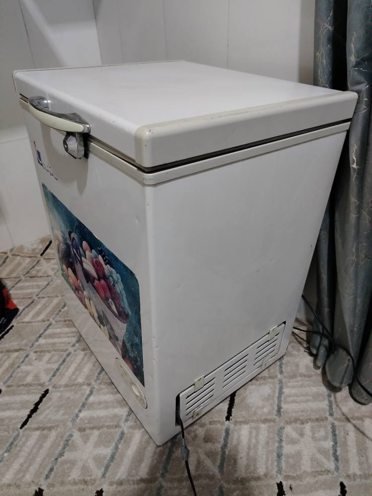 مجمده للبيع الحجم الصغير مجمده شغاله بس شويه نقص غاز يعني جمد بس من فوك رايدها ١١٠ مكانها نجف حي ميسان مقابيل العسكري *********** بيه وتساب النجف, العراق
