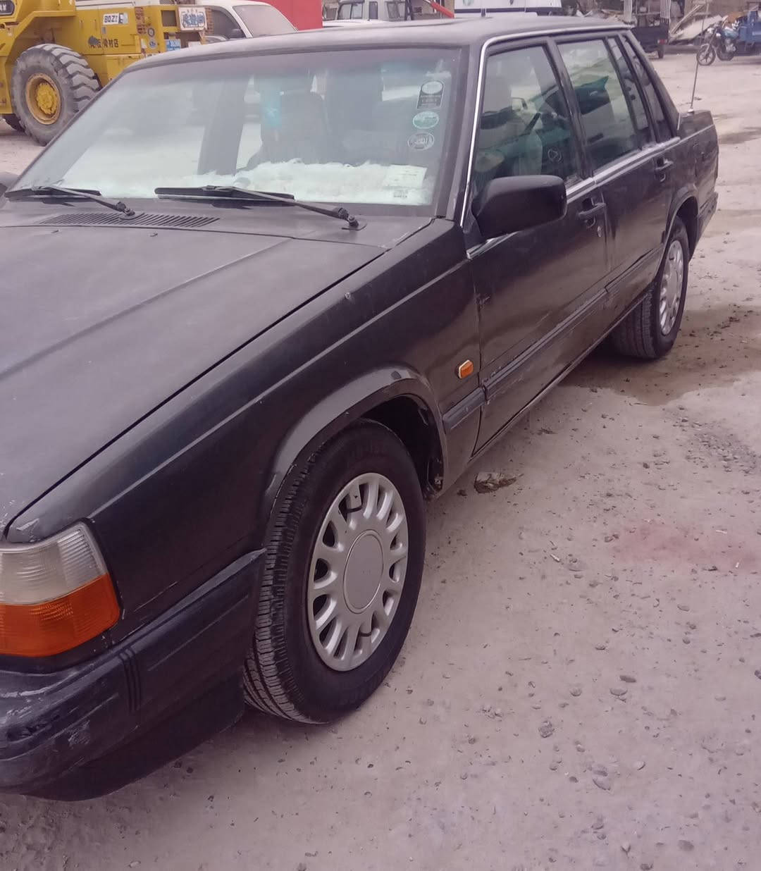 سلام عليكم لبيع سياره فولفو مديل 90 رقم نجف مكينة وكير ابلاديات حدايه نص عمر تخم تاير كهربايته شغاله مكفوله من صبغ وضربه قويه مكان سياره في النجف حي ميسان السعر 31 
***********
