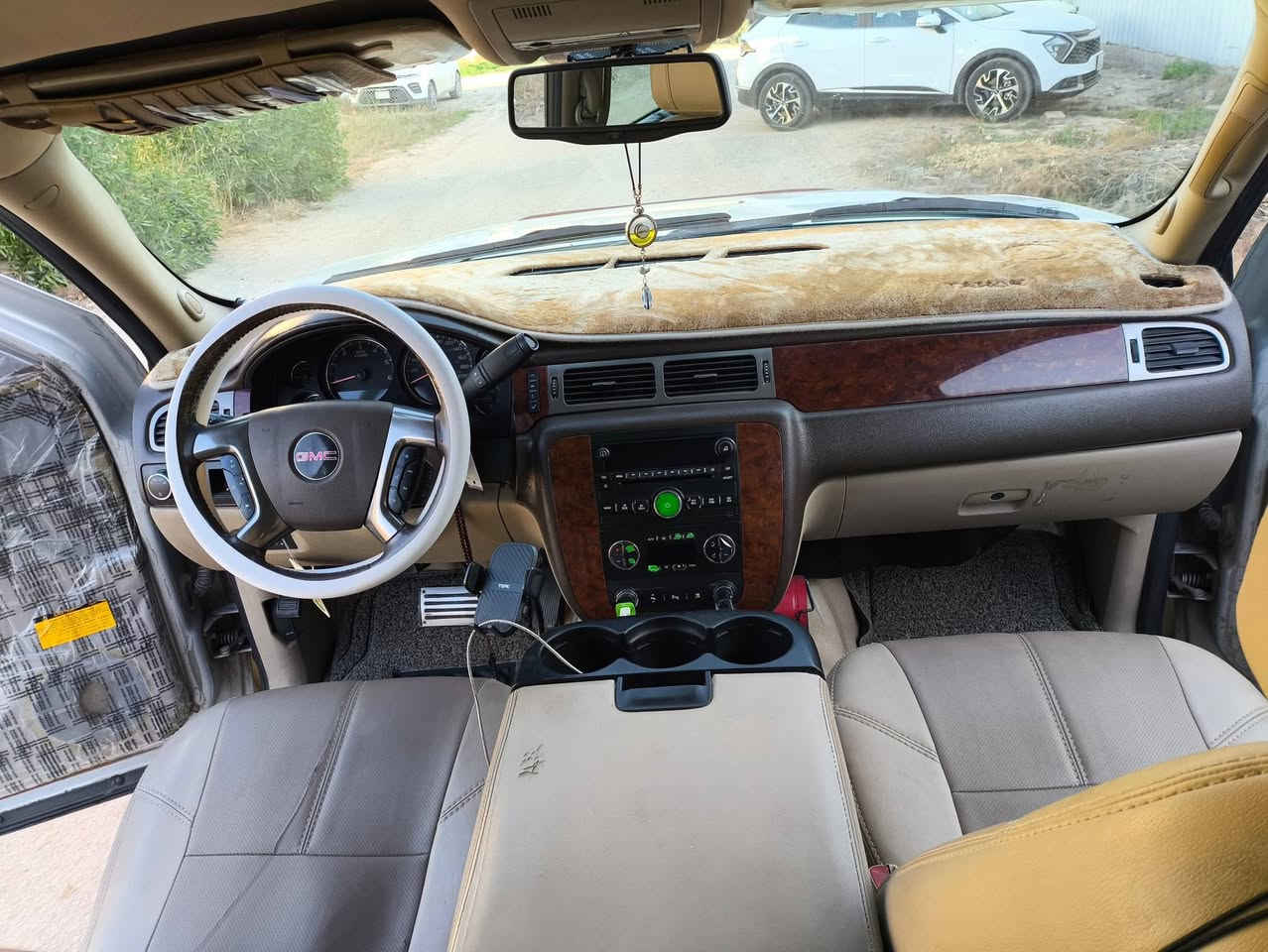 السلام عليكم جمسي يوكن 2011 فحل خليجي كفاله عامه رقم بغداد انكليزي باسمي سياره جاهزه كير مكينه حداديه تبريد خطهه نجف _ بصره
مكان السياره النجف 
للاستفسار ***********
