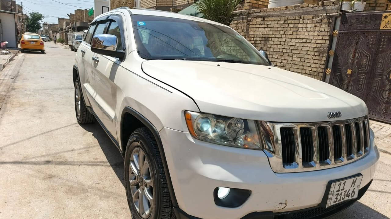 السلام عليكم جيب لاريدو
موديل 2012
فول مواصفات واحد على واحد
فتحه 
دمام 
بلازمه سقف 
تثبيت ذاتي 
حساسات أمامي خلفي
داخل ابيض
السياره جكات 
تشغيل عن بعد
مكينه 3600
تخم تاير جديد
حداديه جديده 
مكينه وكير جدد
صدر جديد 
لايتات لد 
رقم انكليزي 
السياره بيها ثلاث قطع صبغ بدون ضرر
السعر 132 وبيها مجال شي قليل 
المكان بغداد 
رقم الهاتف:***********
