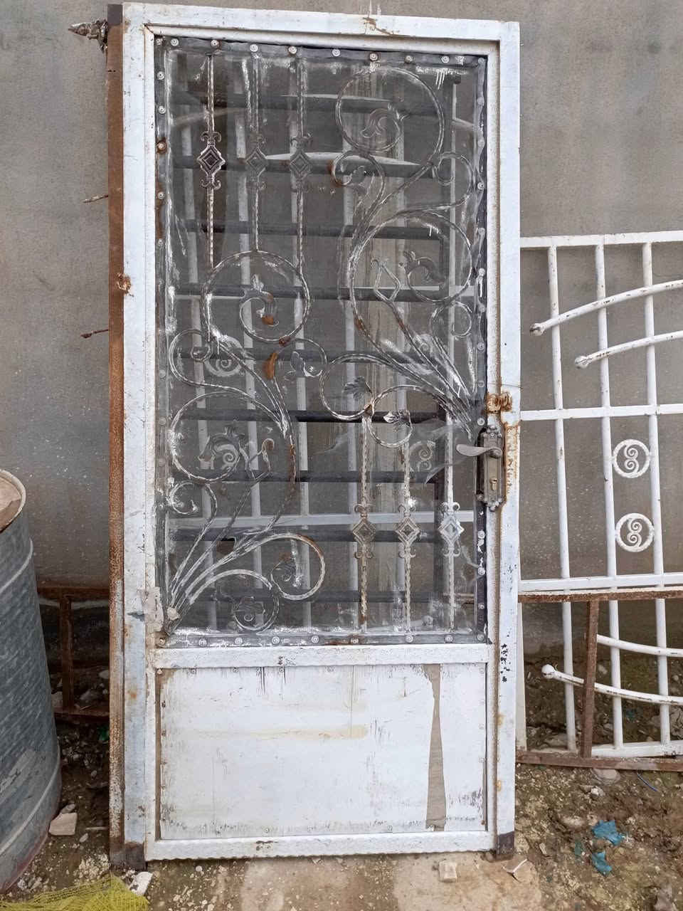 حديد مع بوب مع شيلمان مع درج مع كتائب شبابيك كلمن اوسعره ***********
