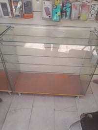 باترينه نظيفه جدا عدد ٢ للبيع الاتصال ٠٧٩٠٥٠٩٣٩٩٠ و٠٧٧٧١٣١١٠٩١