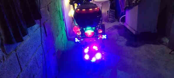 السلام عليكم دراجه دايوان جبلي موديل 19للبيع دراجه نظيفه خير من الله واوراق كامله اتروح گبل اتحول كامله من كهربائيات وزوج تايرات وجديده والله وهذه رقمي ***********عل الفيس مامتواجد
