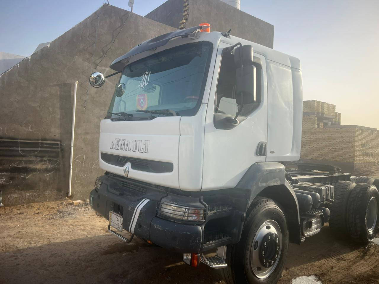 السلام عليكم رينو للبيع بم ونوزل بلادي كير ومكينه مكفولات مجموعه جي اف تخم تاير ثلث لوحات سياره جاهز للعمل مكان السياره ذي قار الفجر السعر 175 رقم الهاتف ***********
