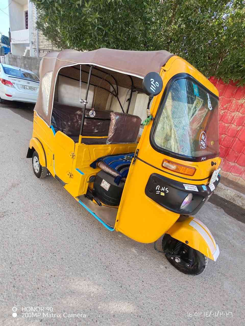 سلام عليكم تكتك للبيع موديل 21 رقم بغداد مكفولة كشر ومكينة
التكتك كاملة مكملة 
السعر 6900 وبيهة حك الجية 
عنواني الحلة باب الحسين
*********** هاذة رقمي بي واتساب
