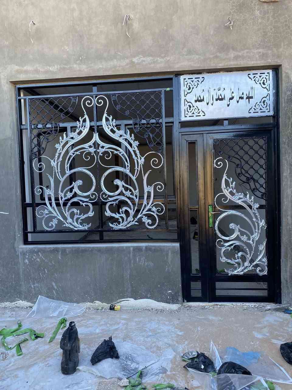 السلام عليكم اني صباغ اليخص العملنه صباغ وجهيات فوم تركي وتنضيف حدديه وسحبات داخلي وطلس عام نشتغل عله متر ومقطوعه  تتواصل ***********
واني بلخدمه ورزق عله الله انشالله
. ..
