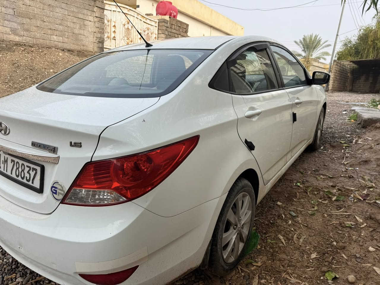 السلام عليكم اكسنت
 للبيع خليجي الفحص
 موجود بل صور موديل 2015
رقم بغداد مشروع وطني
بدون صبع كير محرك تايرات 
كله جديد مكان السياره 
بيجي البوطعمه
هـ***********
السعر 110 و بيها مجال
