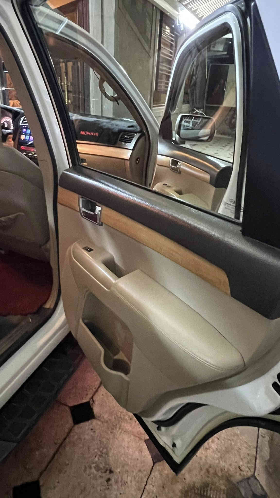 السلام عليكم 

كيا موهافي موديل 2012
 رقم بغداد مشروع وطني 
باسمي والتحويل بأي وقت
خليجي سياره كفاله عامه ضربه وصبغ وتبديل

1.سياره فول المواصفات 1/1 .
2.فتحه سقف .
3.كشنات جلد .
4.بصمه عدد 2 .
5.كشنات كهربائيه .
6.تحكم استيرن .
7.جنطه شفط .
8.مري شفط .
9.اناره ضوئيه أبواب.
10. باقي المواصفات معروفه .
11. ماشيه 63 حقيقي .
12. 6 سلندر 7 راكب 3 قطع تبريد.
13. 4 ويل.
 
((( جديده وجاهزه مكينه وكير )))
(((حداده جديدة وتبريد كلها جاهزه )))

🏠مــكــان-ســياره- بغداد حي الجهاد

✅ 💵 الــسعر: 175 وبيها مجال 
☎️ رقم الهاتف ***********
