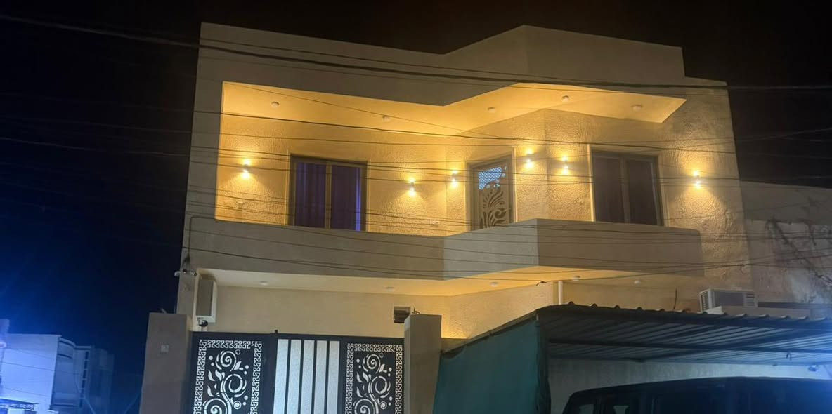 السلام عليكم دار للبيع ركن ١٠٠ متر مربع في الديوم بل مربع الثاني بنص الخدمات والسكن يتكون الدار من 3️⃣ غرف نوم وصالة وستقابل ومطبخ سحب مغرب و ٣ حمامات بناء درجه اولى بناء صاحبه على ايده سعره مناسب للاستفسار الأتصال على الرقم *********** 
مكتب مصطفى الطائي للعقار
