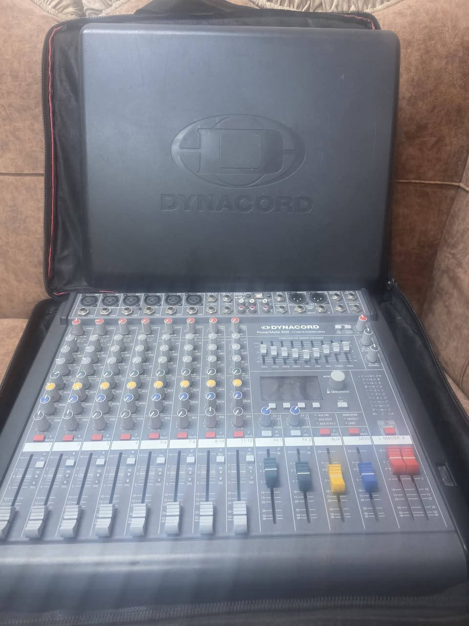 دينكور ٦٠٠ باور  الاماني الاصلي  مكفول من العطل والتصليح نضافه ٩٠ سعر ١٤ ورقه ***********
