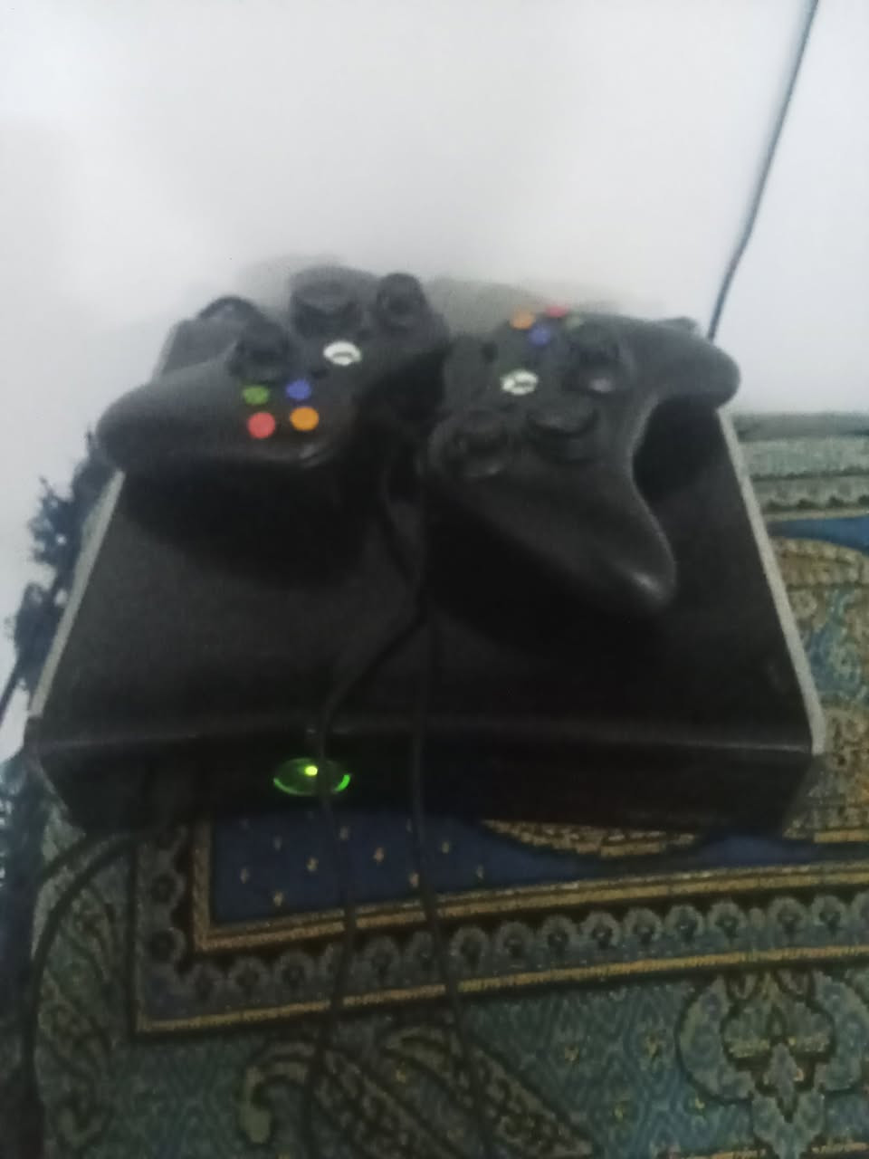اكس بوكس 360 بيه اكثر من 80لعبه 2يدات نضيف السعر 90.


**إذا كنت صاحب هذا الإعلان وتريد حذفه لأي سبب، رجاءا أرسل رسالة إلى الدعم الفني**