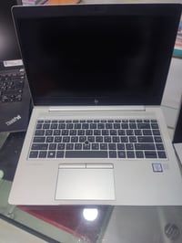 HP 14انش • كور i5 جيل8 • رام8 SSD256