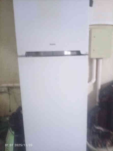 السلام عليكم ثلاجه للبيع ثلاجه شغاله حجم كبير ثلج ثلجيه ثلاجه جديده للبيع السعر 150 العنوان البصره القبله حي المهندسين رقم الهاتف ***********
