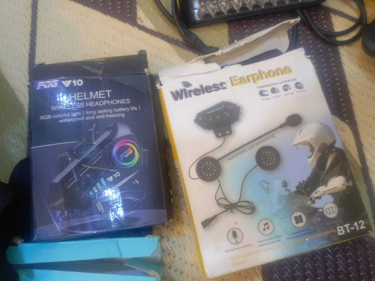 جهاز. ام بي ثري خوذة اتصال وموسيقة. قطعتين   سعر القطعة ١٥ الف. قطعتين ٣٠ الف  تواصل واتساب ‏‪***********‬‏
