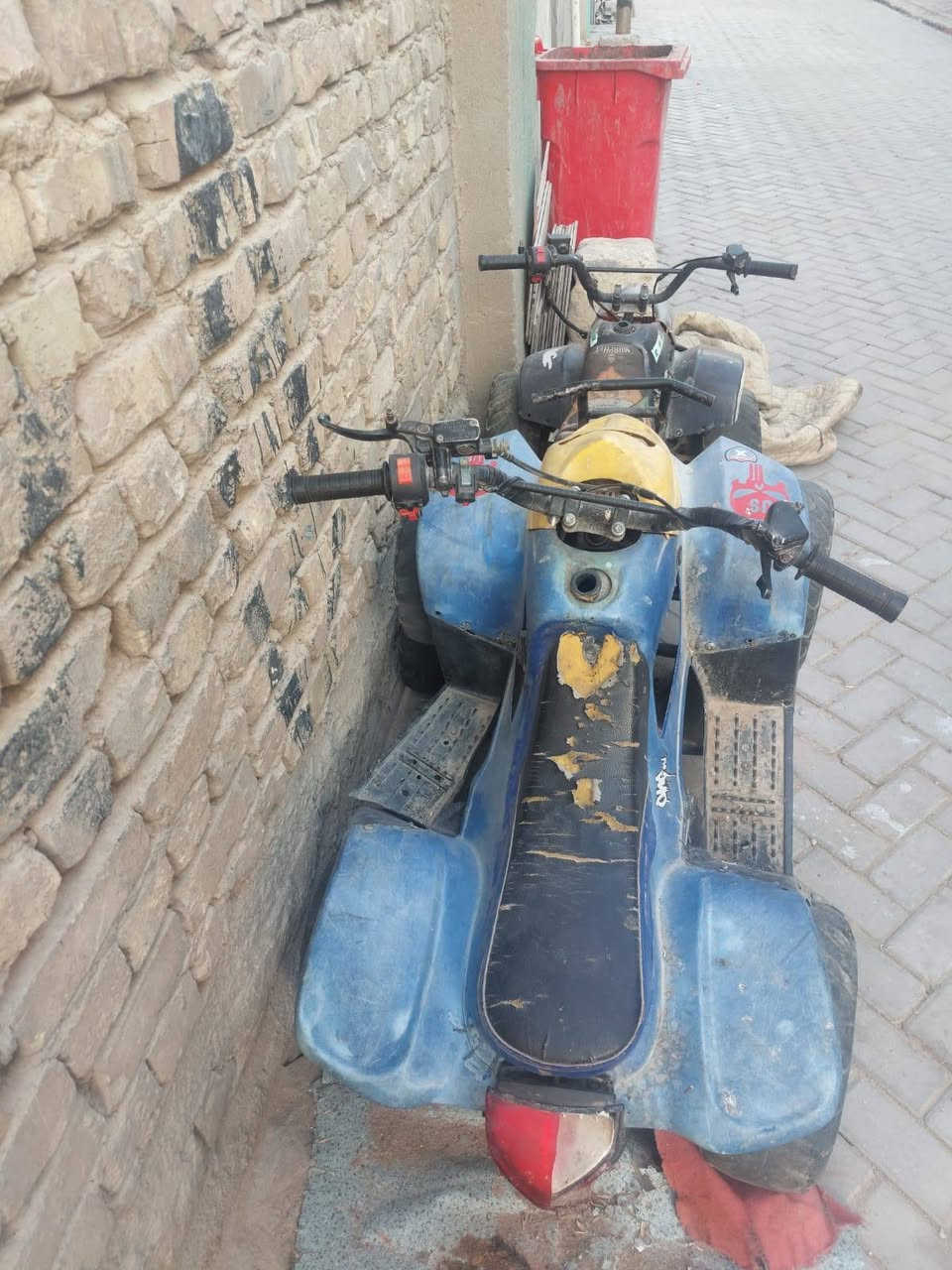 السلام عليكم اخوان دراجات رباعيه للبيع شغالات بس تراكهن جيب باتري وبانزين وشغلهن السوده250 وصفره200 مكاني بغداد مدينه الصدر *********** بغداد, العراق
