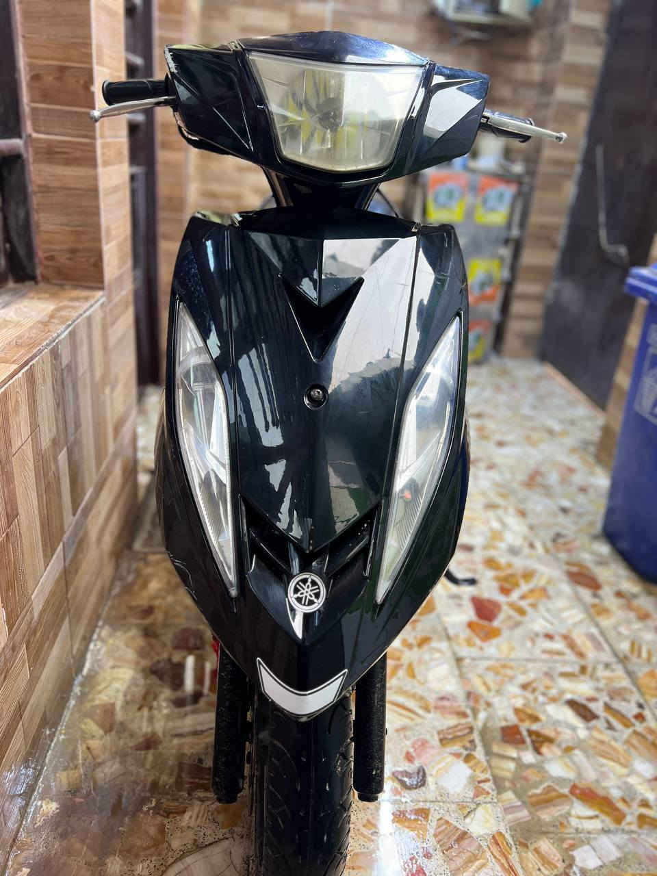 سلام عليكم
جي تي آر سودة نوزل بحالة الوكالة

الدراجة نضيفة مكينتهة بلادي ناعمة 

كهربائيات كلة شغال 
بريكات امامي و خلفي

بيهة ستم سماعات 
متصرف عليهة ربع

السعر 800 و بيهة مجال
مكاني بغداد 
الرقم ***********
