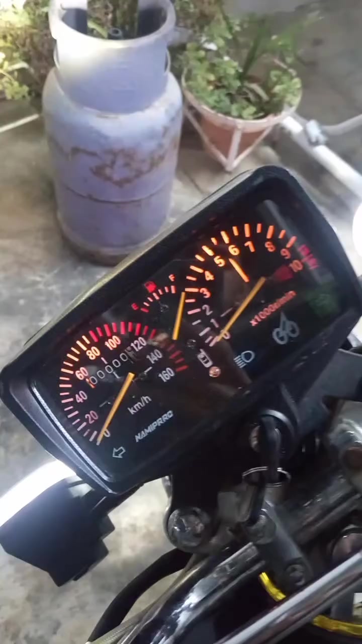 5كیر نامي تو برو مكینة 200cc كبس عمبار كلج بریك امامي شغال كهربائیات كامل شغال  
لا صرف ولا بخار سعر 500 وبي مجال ***********
