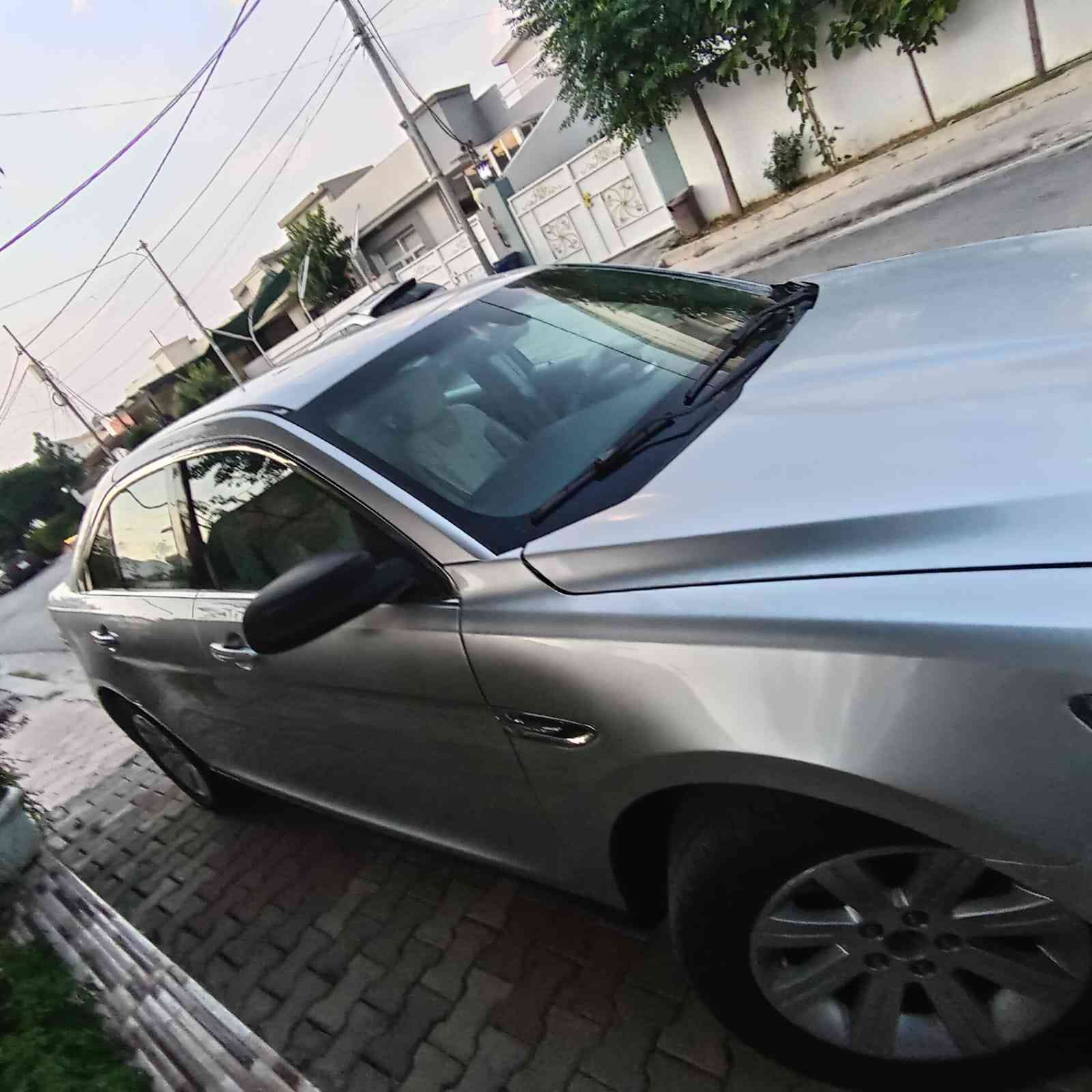 ‎سلام عليكم . للبيع فقط . بدون مراوس
‎السعر 88 ورقة
‎***********
‎فورد تورس 2010) (sel) 
‎
‎محرك 6 سلندر حجم 3500 كير ومكينة بشرط
‎رقم اربیل سنوية وهزة وبراد وبيئة كله جديد
‎سنوية بأسمي  تحويل او وكالة بشرط
‎مواصفات SEL
‎داخل بيجي ودشبول صا
‎تبريد قطعتين
‎كشن كهرباء
‎ليد بالدعامية
‎مرايات كهرباء وهيتر 
‎لايتات زنون عالي وناصي
‎كود ع الباب
‎تحكم ستيرن جهتين ومثبت سرعة
‎بلوتوث
‎سيارة جديدة وجاهزة بدون مصرف
‎السعر 88 ورقة وبيها مجال بسيط حك الجية
‎العنوان / اربیل 
‎*********** أربيل, العراق
