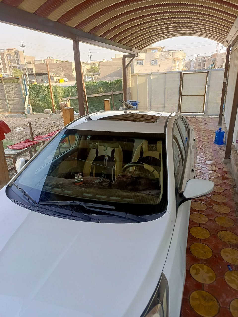 اكسنت 15 خليجي رقم بصره الدولي سياره سياره فول تنته شاشه تخم تأير صالي سبوع من شاده  مكفوله من الضربه القويه والحوادث 
بيه طخه بلباب عكس السايق وممصلحه والمصطره مال صندوك صبغ فوق الرقم بس بلصندوك والتبريد نقص بس كمبريسر سياره نضيفه وخير من الله 
المكان الغزاليه شارع 60
وين تريد أداور السعر 
103
***********
