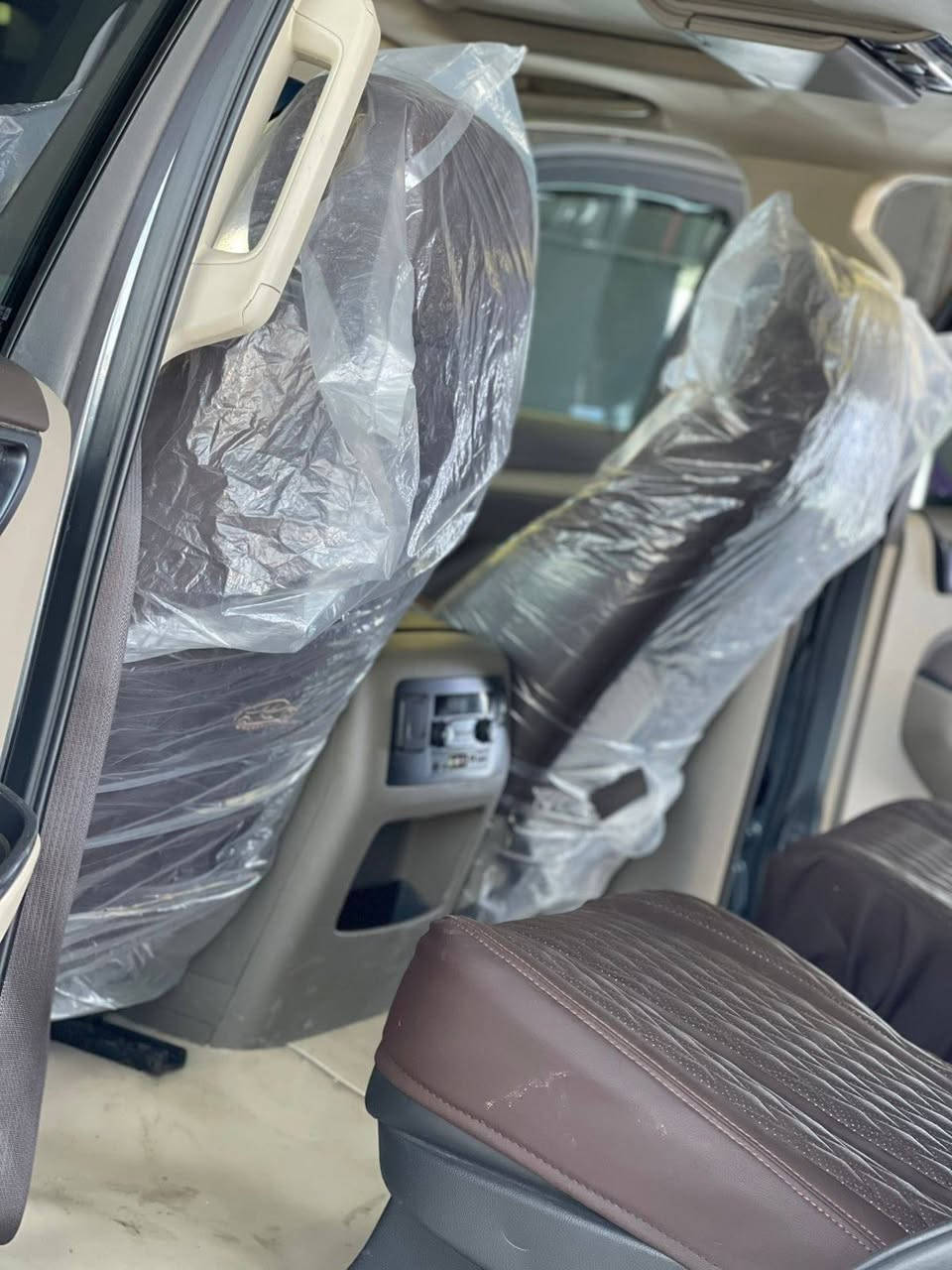 تاهو موديل 2019 بريمير  مواصفاتها معروفه تحكم ستيرن كشن منفصل ملكي كشنات كهربائيه صندوق كهربائي تحديد مسار رادار كاميرا خلفي دواره فتحه بالسقف بصمات ابواب وبصمة تشغيل لون اسمنتي   ماشيه 73 الف كم قابله للزياده مكفوله من الضربه فقط صبغ بالجاملغ الخلفي فقط بدون ضرر داخله فتح وراجعه بلادي رقم بصره دولي تسجيل جديد قرار 102 كفاله من كل شي السياره عليها ادامه كامله گير مكينه تبريد طخم تاير دواخل تخبل السعر 350 قابل للتفاوض العنوان البصره .التنومه الاتصال ***********
