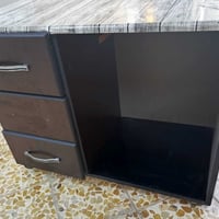 ميز • ميز خياطة • نظيف