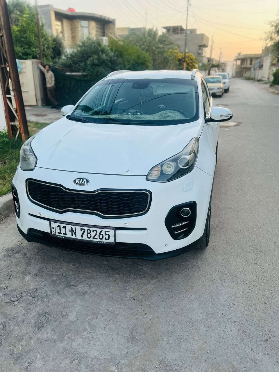 للبـيـع  كيا سبورتج 2018 (خليجي) 🚗
سيارة نظيفة جداً وجاهزة للاستخدام (مكفولة محرك وكير)، وتفاصيلها كالتالي:
​✅ المواصفات:
​الموديل: 2018.
​المواصفات: خليجي.
​التشغيل: سويج (مو بصمة).
​التبريد: جديد ثلج ❄️.
​الإطارات: تخم تاير جديد.
​✅ حالة (الضرر):
السيارة مكفولة من الحوادث القوية، فقط يوجد (رصعة خفيفة) في البنيد نتيجة طيران البنيد أثناء المشي، وباقية على وضعها (ترجع عالبارد بكل سهولة) لضمان المصداقية للمشتري.
​💰 السعر المطلوب: 170 ورقة (17,000$)
📍 العنوان: بغداد - المحمودية.
​للاستفسار ولمزيد من التفاصيل، يرجى المراسلة على الخاص أو الاتصال على:
[***********]
