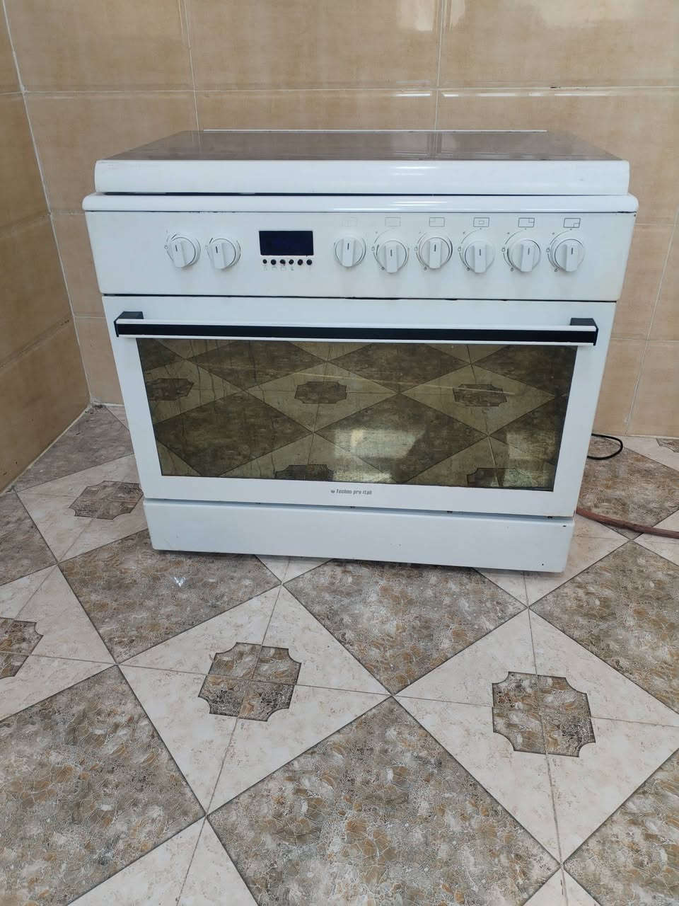 تخم قنفات كلش نضيف معه طباخ للستفسار ***********
