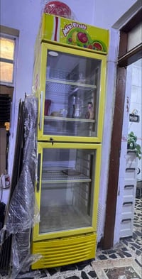 عارضة براد  بابين  جديدة ونظيفة وكاملة من كلشي  ماطور جديد اوتامتيك  ا...