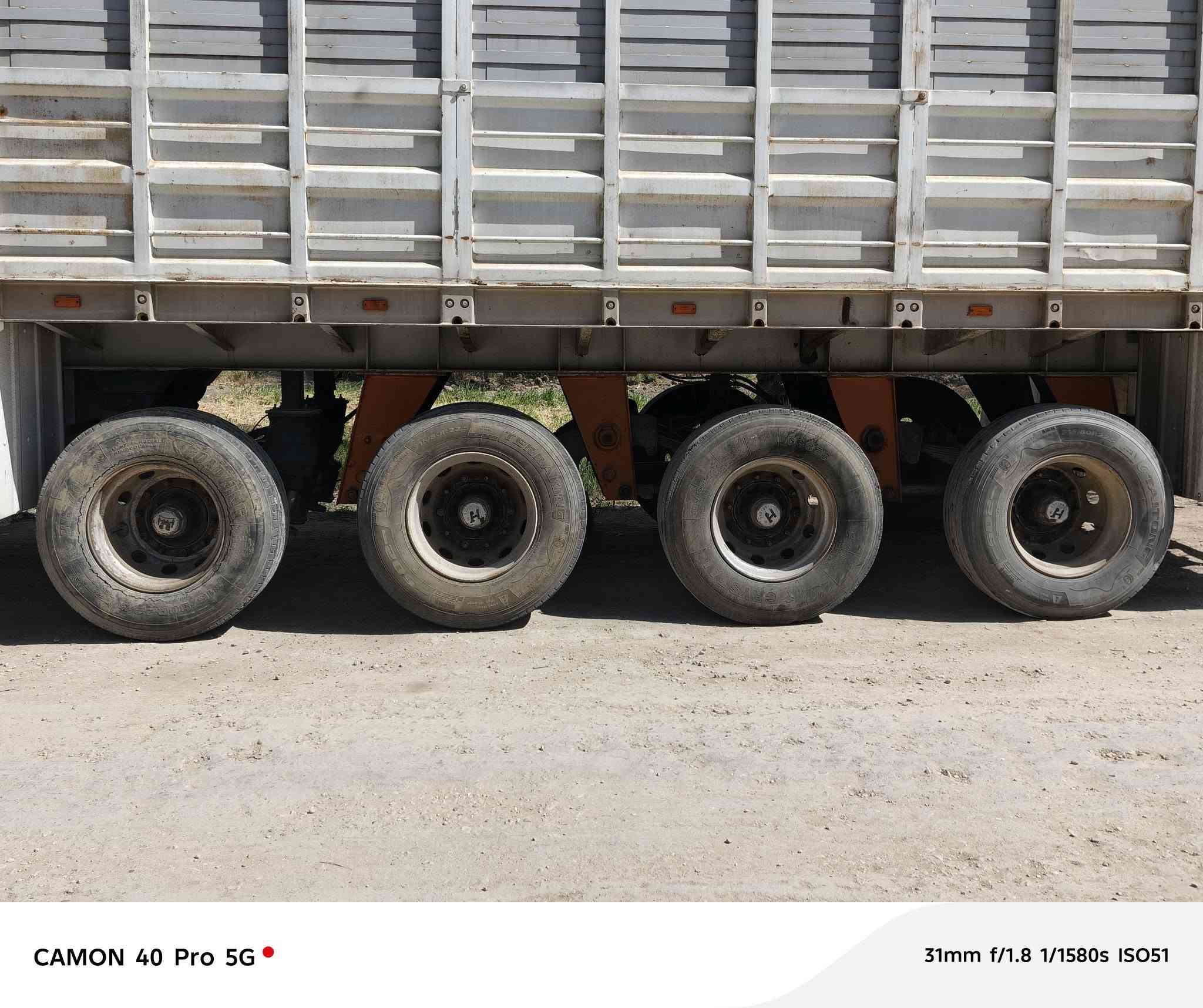 اسلام عليكم للبيع عربانه جرفيه حدادة حسين العكيلي موديل 2018 الطول 13/60 الارتفاع 190 الدناكير 14 صيني مكفوله 
السعر 210 وبيه مجال بدون تاير بس وياله كامله وجادر وياه
للستفسار ***********
