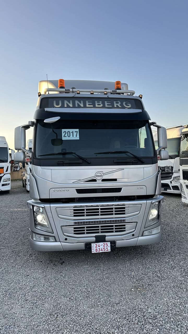 VOLVO _  ⬇️  📞  ⬇️
FM 450  _ 2017
ڤاڵڤۆ مۆدێل ٢٠١٧
D11/مرحرك ٤٥٠ 
لون رصاصي سلڤر
شاصي طول ٧.٤٠ سم
٦٨٠،٠٠٠ کم ماشی 
کامێرا، حساس، رادار 
سحال دبل تاير 
سلاجة، هورن باخرة، لافتة،صندوق ،ستيل
.ويل كپ ستيل ، ريمونت كونترول
📍 سلیمانية طريق طاسلوجة معارض  سيارات الكبار 
0770.242.2255 
0770 149 3097 
0774-130-3030
