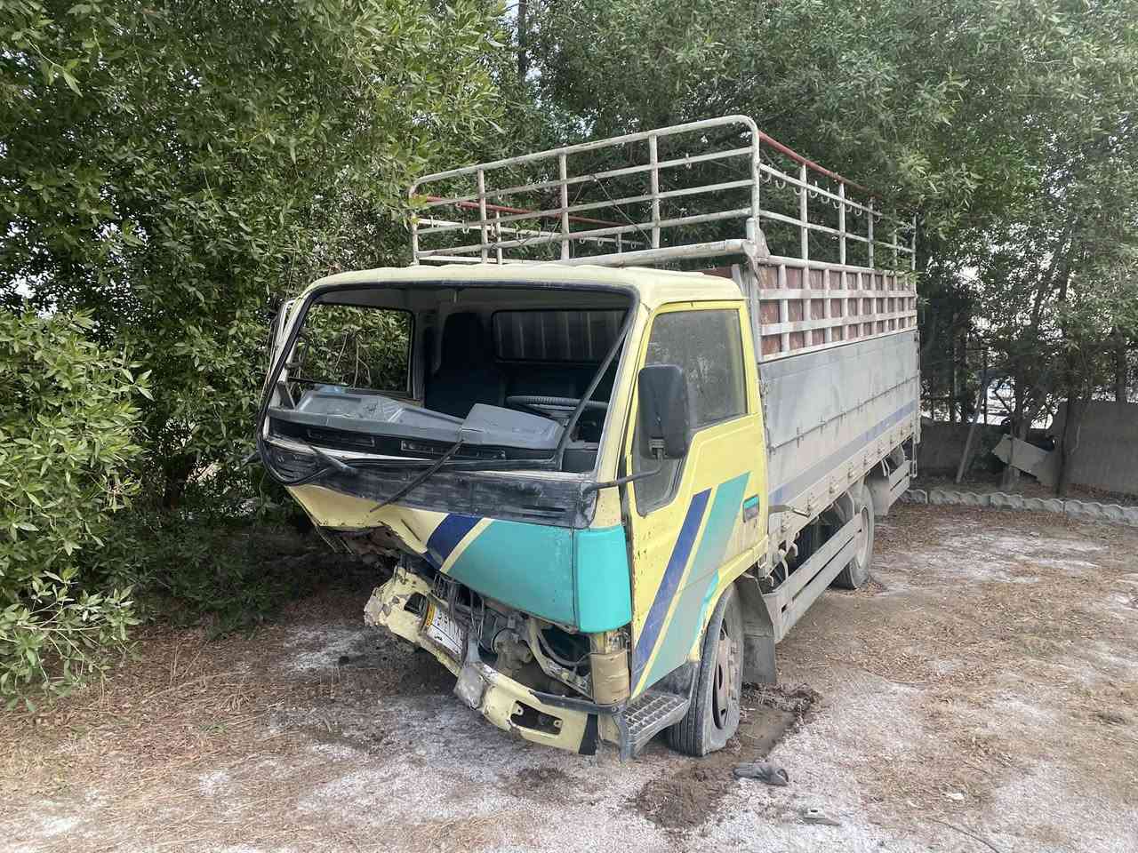 السلام عليكم كنتر موديل ١٩٩١ للبيع عله حادثه مكان السياره بغداد للأستفسار الاتصال عل رقم ***********
