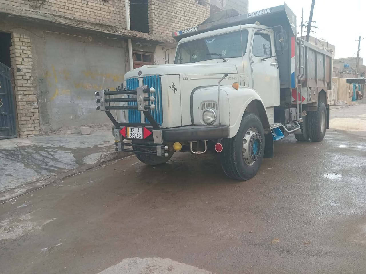 سكانيا للبيع موديل 81 سياره حلوه خير من الله مكينه سوبر اكسن 36 ــ 11 لا تنقيص ولا تبخير / ***********
