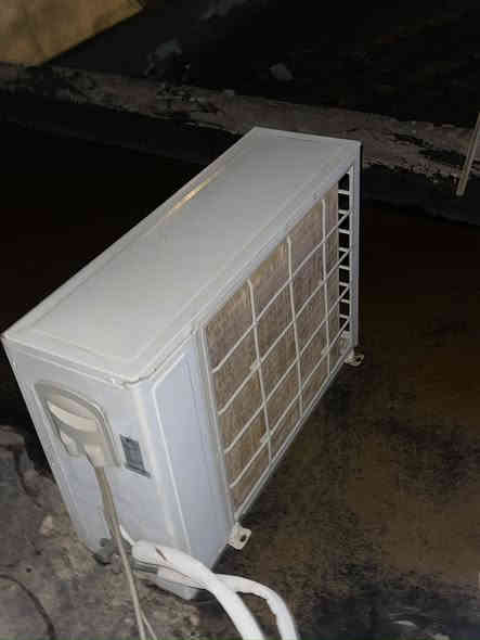 سبلت Lg طن ونص خير من الله تبريده وتكييفه كلش زين سبب البيع فتحت مشروع ومانجح سعره 400 قفل شرط السبلت تفحصه اذا مايبرد او يكيف انطيكيا بلاش ***********
