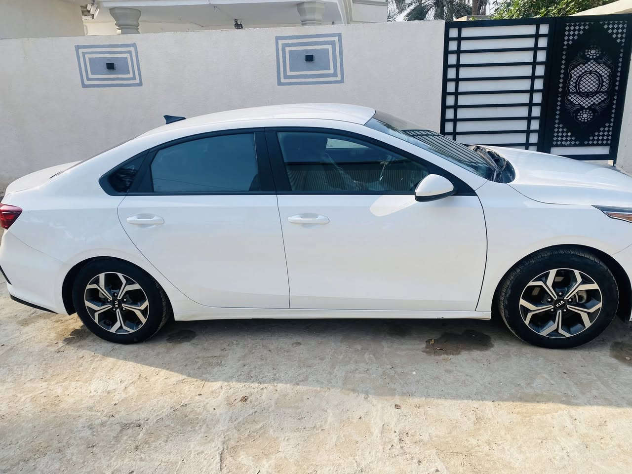 السلام عليكم فورتي 2021 نص فول جديدة سيارة ماشية 39 زيرو امريكي بيه فقط جاملغ الأمامي عارضه 147
*********** للستفسار
