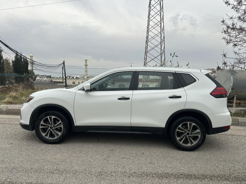Nissan rogue
Model 2017 
مواسەفات s
دەبڵ ئەكسل,كامێرە،شاشە تەحدید سورعە، سەیارەكە یەك دەستە 
١٤١٠٠٠ كیلۆمەتر ڕۆشتوە
ئێرباگ سوكان و شانی سەكن تەقیوە سێ پارچەی بۆیاخە
گێڕو مەكینەی بەشەرت
نرخی ١٥٠ گەڵا
شوێن:سلێمانی
0770 158 2133 
0751 859 9105
