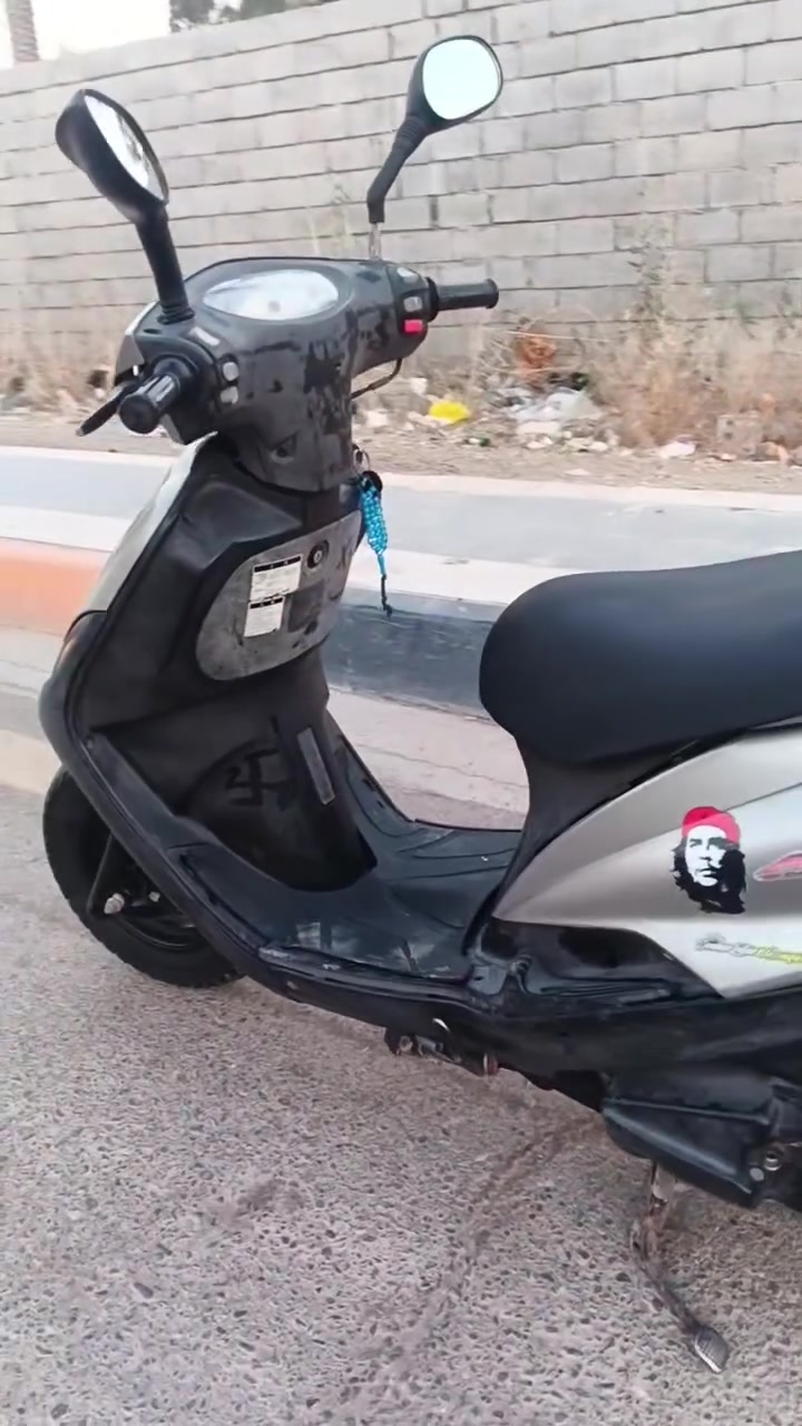 السلام عليكم دراجه ماكس ثعلب للبيع
كهربايات كله شغاله 
سلف هندر
اشاير + رباعي 👉👈
لايت عالي ناصي 🔦
هورن📯
تايرات جدد
كفرات كله بلاد مختمه 
مكينه ناعمه كلش 
دراجه خير من الله 
السعر 425 وبيه مجال 
العنوان 📍ديالى بعقوبه تقاطع الوثبه طريق الهويدر 
للأستفسار ***********
